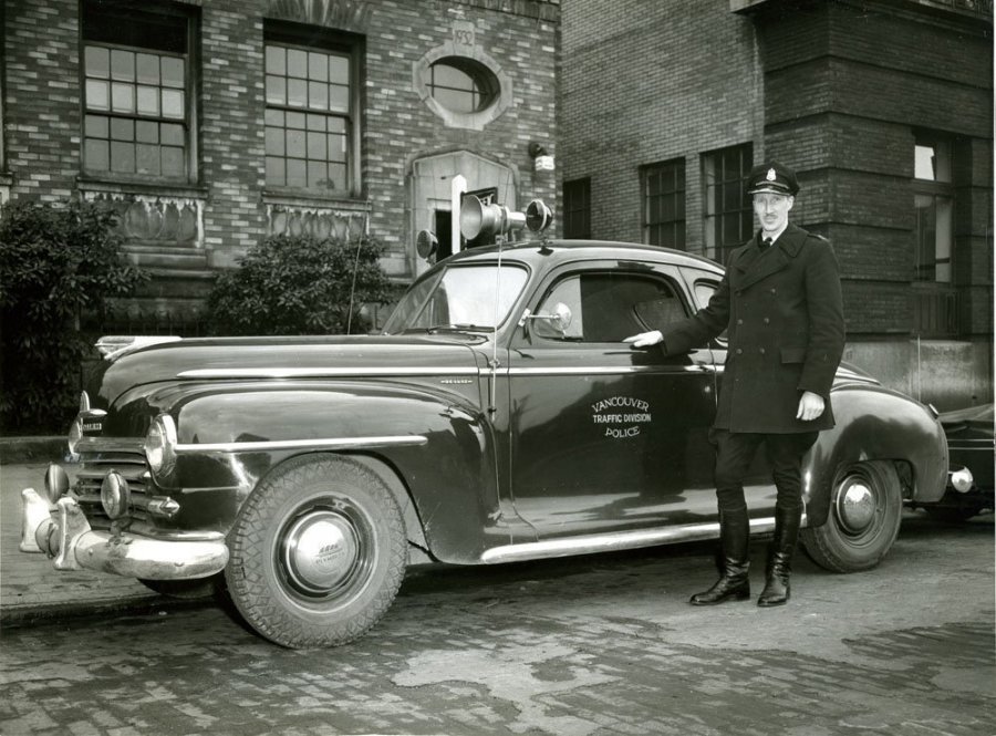 1420275372_VancouverPolice1947PlymouthCoupe.jpg.2c09095eae71d5057e0bcc2bd41579e9.jpg