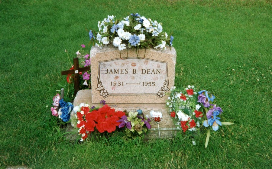 172404129_JamesDean0.jpg.aa7a199a65eb318b7b2a66ead66563fc.jpg