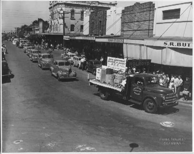 large.48DodgeParade.jpg.b926b6f04ce9e800e20c7d8fe468af6b.jpg