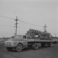 50DodgeFlatbedEngines.jpg