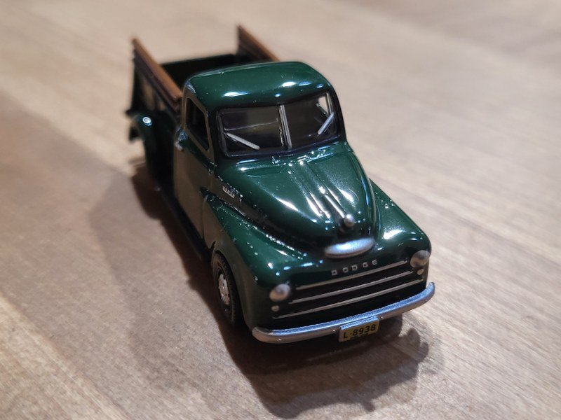 1963323462_OxfordDiecast1-871948DodgeTruckGREEN(6).jpg.da9daa6273b80be950cb3419c3eeb1bb.jpg