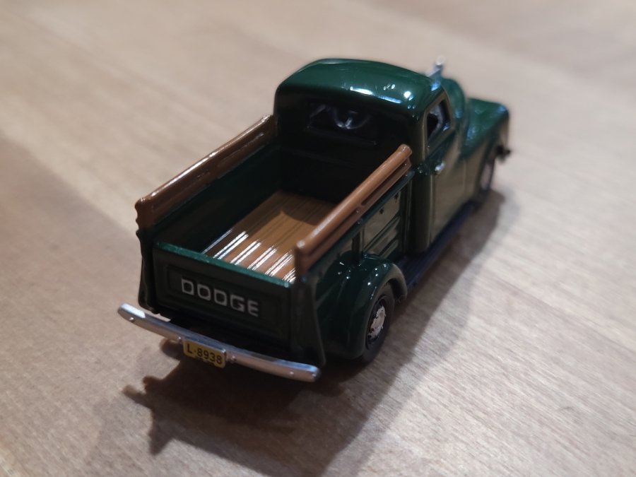 288101971_OxfordDiecast1-871948DodgeTruckGREEN(7).jpg.71611dea28bdb13cf9ed78d062a131b8.jpg